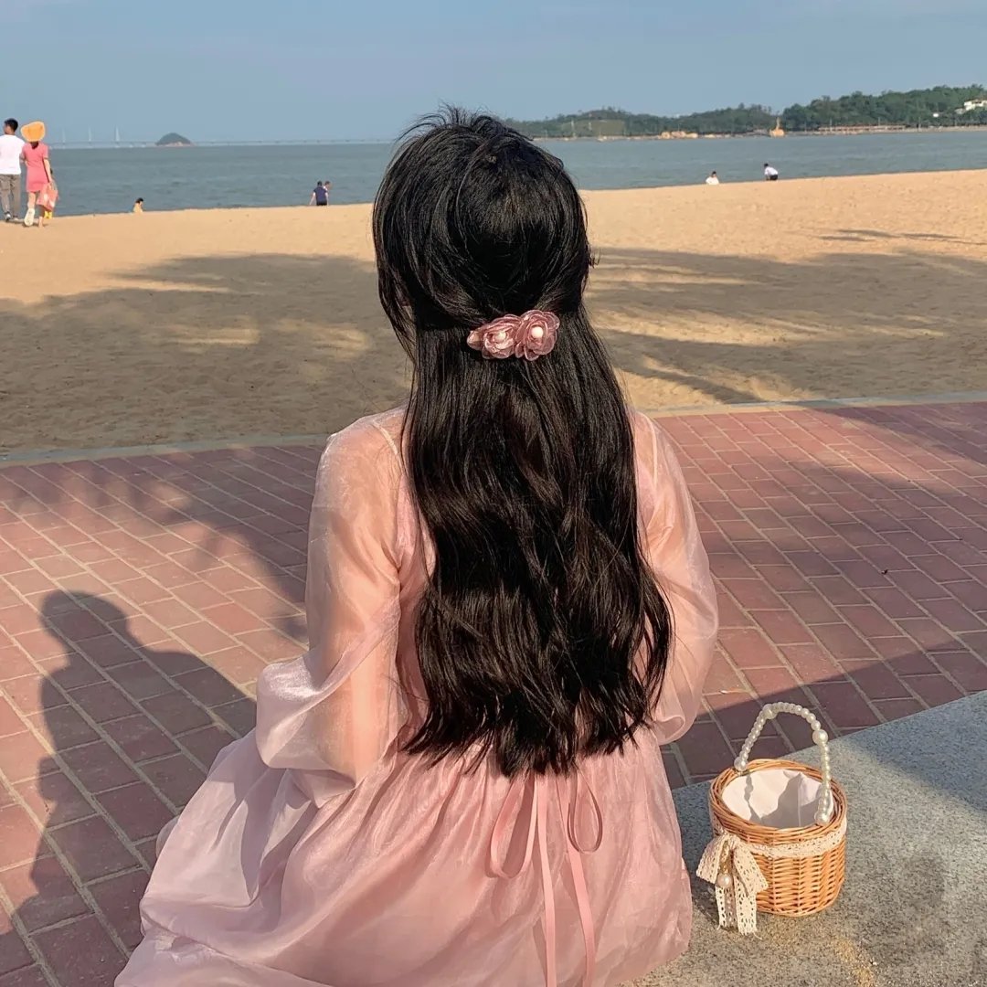 邪恶的蕾丝莉